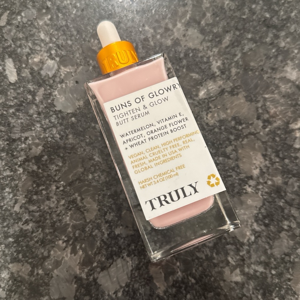 TRULY Buns of Glowry Tighten & Glow Serum - Pink